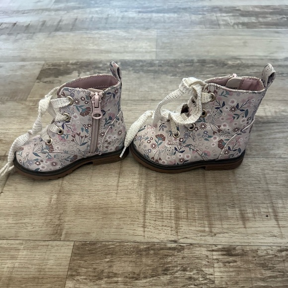 EUC flower boots - Picture 2 of 3